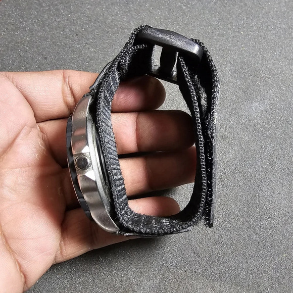 Game Time Seattle Seahawks Mens Quartz Watch Silver Tone Working Nato Strapshows - Picture 8 of 11